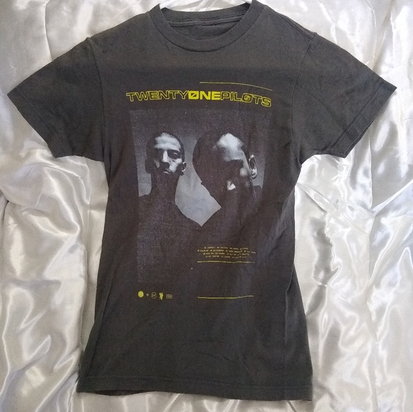 Twenty One Pilots Portrait T-Shirt - Picture 3 of 7